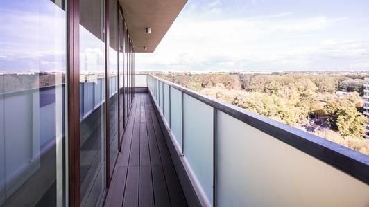 Plexiglas pour le balcon - prenez soin à la sécurité!